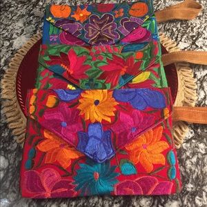 Machine embroidered hand bag
